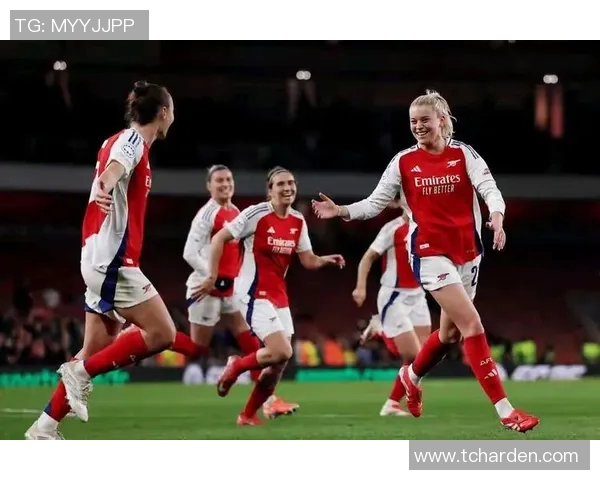 欧冠:巴黎圣日耳曼击败曼联,莫雷亚尔梅开二度帮助球队晋级四强